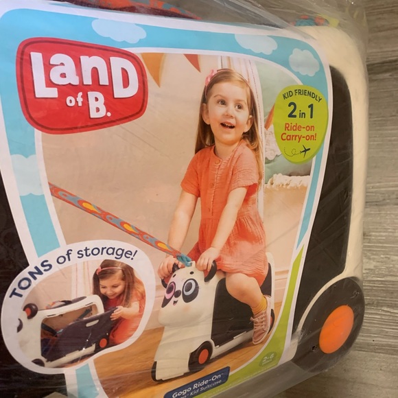 Child’s panda ride on / pull suitcase - Picture 2 of 5